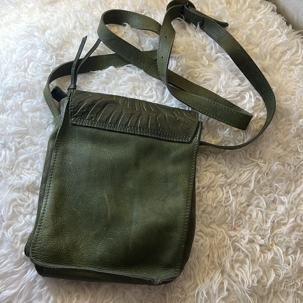 Vintage Velez leather crossbody bag - Picture 4 of 8